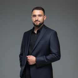 Adrian Vreto