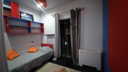 Tek Rruga E Durresit, Jepet Me Qira Apartament 2+1 Ideal Per Banim Me Lokacion Perfekt!!!