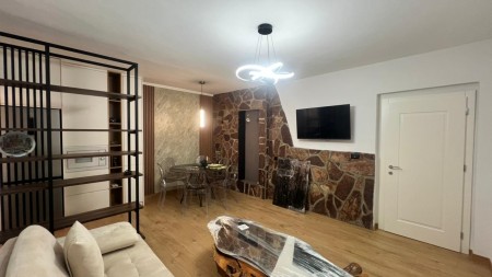 Tek Myslym Shyri, Jepet Me Qira Apartament 2+1 I Sapo Investuar!!!
