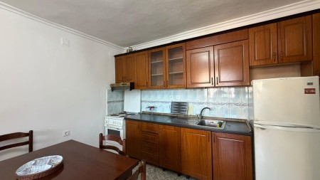 Shume Afer Unazes Se Vogel, Shitet Apartament 1+1, Me Lokacion Perfekt Per Banim Dhe Per Investim !!