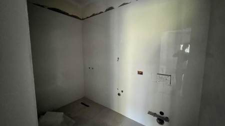 Tek Kompleksi Xheluks, Ne Rrugen E Elbasanit, Shitet Super Apartament 2+1+2 I Perfunduar!