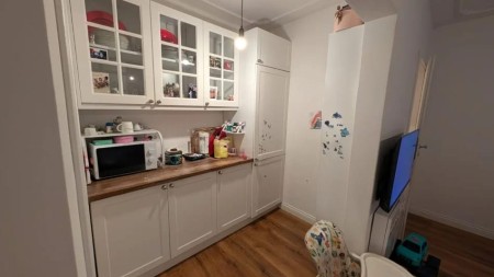 Prane Ish Parkut, Shitet Apartament 2+1, Ideal Per Banim !!!