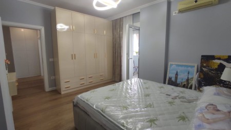 Prane Ring Center, Jepet Me Qira, Apartament 2+1, Totalisht I Investuar!!