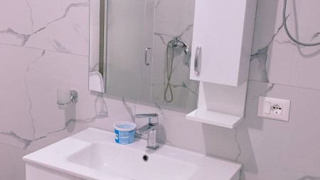 Tek Kthesa E Kamzes, Jepet Me Qira Apartament 2+1, i Investuar Totalisht !!!