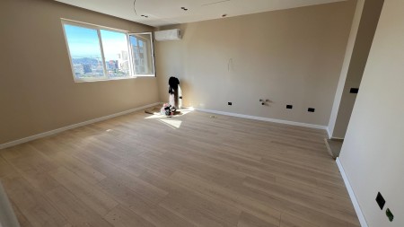 Tek Mozaiku I Tiranes, Shitet Apartament 2+1 Me Pamje Te Lire!!