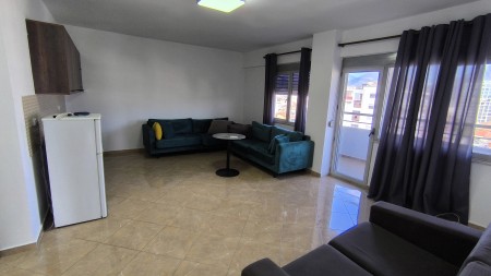 Tek Kompleksi Halili, Jepet Me Qira, Apartament 2+1+2 Me Hapesira Te Bollshme !!!