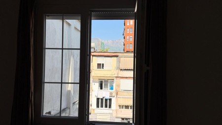Ne Myslym Shyr, Prane Shkolles Pjeter Budi, Shitet Apartament 1+1 I Investuar Me Orientim Perfekt !!!