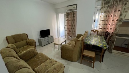 Ne Porcelan, Shitet Apartament 1+1 Me Orientim Perfekt!!