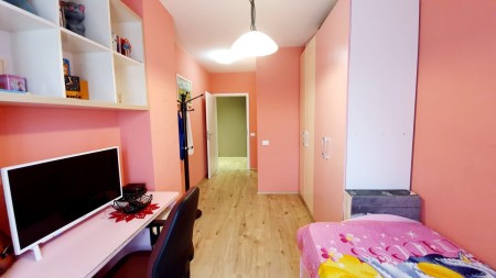 Tek "Kompleksi Magnet", Shitet Apartament 3+1, Super I Investuar!
