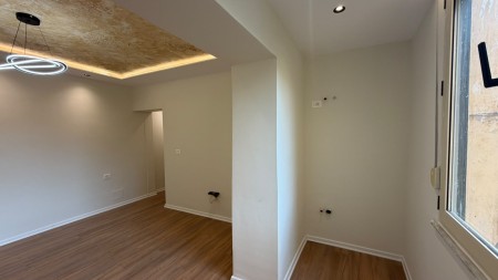 Prane Mine Pezes, Shitet Apartament 1+1 Perfekte Per Investim!!