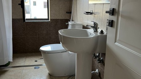 Ne Myslym Shyr, Prane Shkolles Pjeter Budi, Shitet Apartament 1+1 I Investuar Me Orientim Perfekt !!!