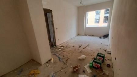 Ne Kamez, Tek Lighthouse Residence, Shitet Apartament 1+1 Me Planimetri Te Rregullt!!!