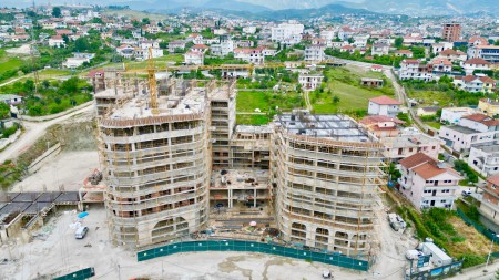 Okazion Kleringu!! Tek Kompleksi Aluna, Shitet Apartament 2+1, Mundesi Ideale Investimi !!