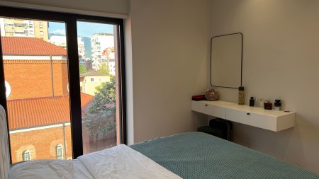 Tek Rruga e Kavajes, Shitet Super Apartament 1+1, Totalisht I Investuar !!
