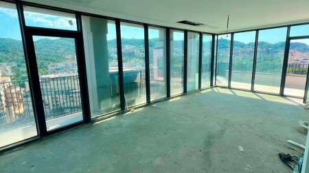 Tek Liqeni Tiranes, Lake View Residence ,Shitet Apartament 2+1, Me Super Pamje Dhe Orientim Perfekt!
