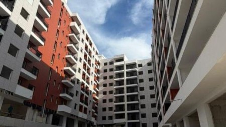 Okazion Kleringu 1150 Euro\m2 !! Tek "Space City", Shitet Apartament 2+1+2 Me Planimetri Te Rregullt !!!