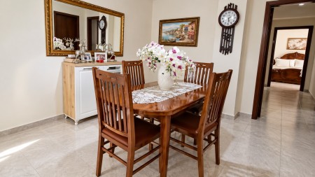 Tek Oxhaku, Jepet Me Qira, Apartament 2+1 Me Hapesira Te Bollshme !!!