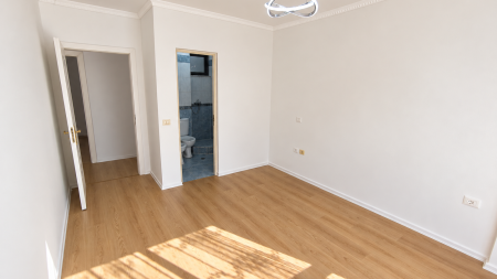 Ne Fresk, Shitet Apartament 2+1+2, I Sapo Investuar !!!