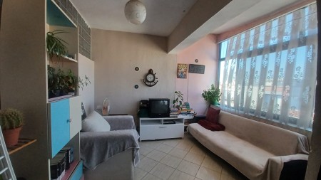 Tek 5 Maji, Mbrapa Concord Center, Jepet Me Qira Garsoniere Gati Per Banim !!!