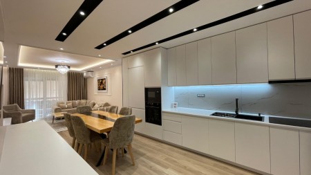 Tek Liqeni I Thate, Jepet Me Qira Apartament 2+1+2, Me 2 Poste Parkimi Te Perfshira Ne Cmim!!!