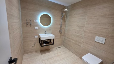 Tek Komuna E Parisit, Shitet Apartament 1+1 Ideal Per Investim !!!