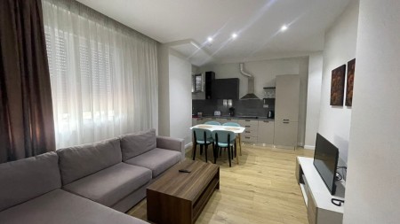Ne Kinostudio, Shiten 2 Garsoniere dhe 6 Apartamente 1+1, Ideale Per Investim!!!