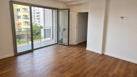 Prane 21 Dhjetorit, Shitet Apartament 1+1, Ideal Per Investim !!