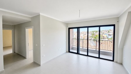 Cmim Okazion !! Tek Ish-Tregu Elektrik, Shitet Apartament 2+1+2, Me Orientim Perfekt !!