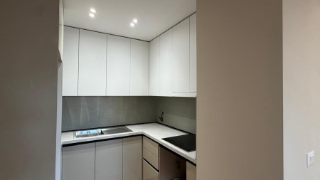 Tek ish -Stacioni i Trenit, Shitet Apartament 2+1+2, Me Planimetri Perfekte !