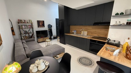 Ne Fresk, Shitet Apartament 1+1, Gati Per Banim!!!