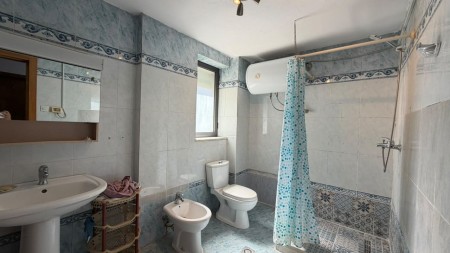 Shume Afer Unazes Se Vogel, Shitet Apartament 1+1, Me Lokacion Perfekt Per Banim Dhe Per Investim !!