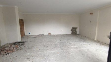 Tek Rruga E Elbasanit, Shitet Super Apartament 3+1+2 Me Hapesira Te Bollshme !!!