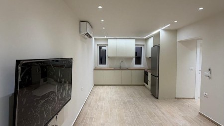 Ne Sarande, Prane Komisariatit Te Policise, Shitet Super Apartament 1+1 Me Lokacion Perfekt !!!