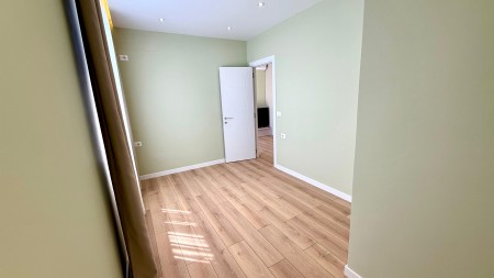 Tek Myslym Shyri, Shitet Apartament 2+1, I Investuar Totalisht Dhe Me Pamje Spektakolare!!!