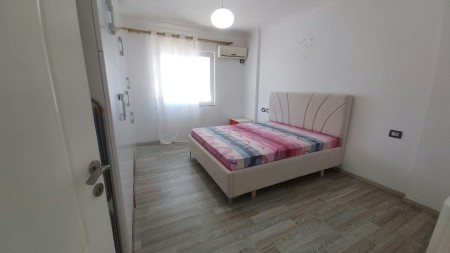 Tek Selvia, Jepet Me Qira, Apartament 1+1+Verande, Gati Per Banim !!!