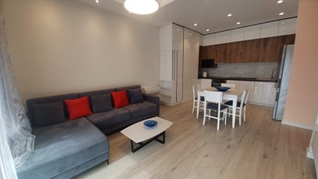 Prane Ring Center, Jepet Me Qira Apartament 1+1+Post Parkimi I Mobiluar Dhe Investuar Ne Detaje!!!