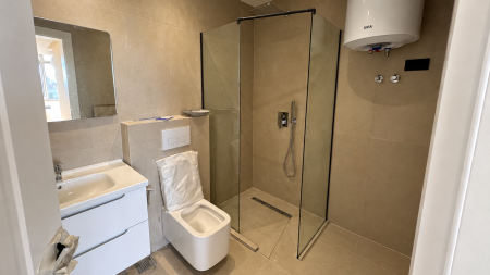Tek Mozaiku I Tiranes, Shitet Apartament 1+1 Me Planimetri Te Rregullt!!
