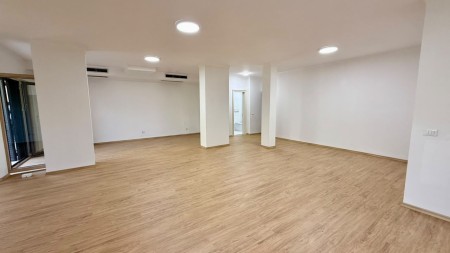 Tek 9-Kateshet, Jepet Me Qera Ambient Open Space, I Pershtatshem Per Zyra !
