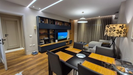 Tek Brryli, Shitet Super Apartament 1+1, Me Strukture Te Rregullt Dhe I Investuar Totalisht !!!!