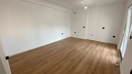 Ne Vasil Shanto, Shitet Apartament 1+1 Me Planimetri Perfekte!!