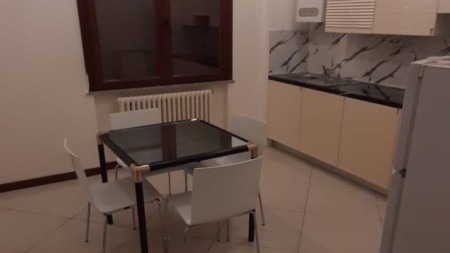 Ne Kinostudio, Jepet Me Qira Apartament 1+1, Ideal Per Banim !!!