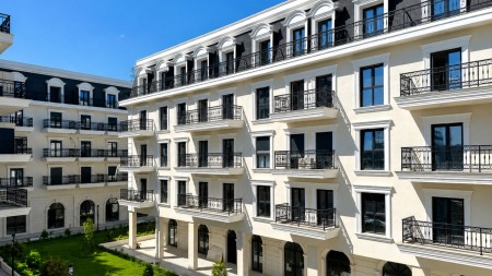 Tek Tirana Porta E Re, Shitet Apartament 1+1, Mundesi Ideale Investimi !!