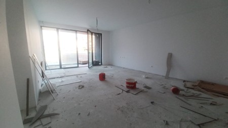 Tek Vertikal Forest, Perballe Stadiumit Air Albania, Jepet Me Qira Ambient Ideal Per Zyra Apo Klinika !!!