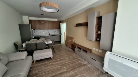 Tek 5-Maji Prane Rrethrrotullimit, Jepet Me Qira Apartament 2+1, Gati Per Banim !!!