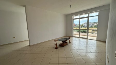 Ne Astir, Shitet Apartament 2+1 Me Planimetri Perfekte !!!