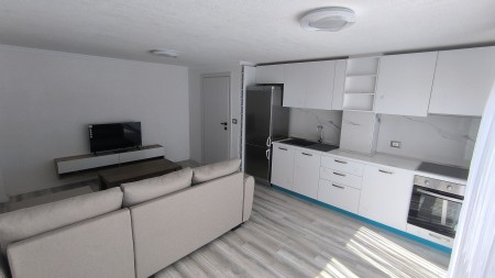Tek 5 Maji, Jepet Me Qira Apartament 1+1, I Sapo Investuar !!!