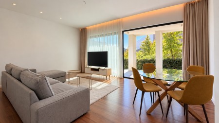 Ne Farke, Tek "Casalago Residence", Shitet Super Apartament 2+1+Oborr, Totalisht I Investuar !!