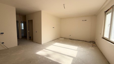 Prane Teg, Tek Rezidenca Secret Garden Shitet Apartament 3+1+2 Me Planimetri Te Rregullt!!