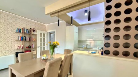 Tek Rruga E Kosovareve, Shitet Super Apartament 2+1+2, Totalisht I Investuar !