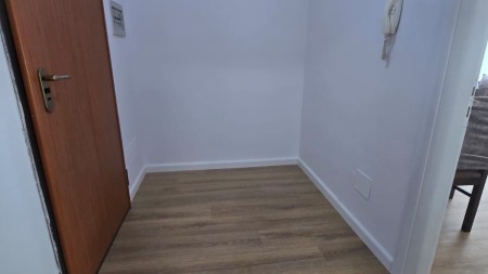 Tek Ish Parku, Shitet Apartament  1+1, Me Super Planimetri !!!